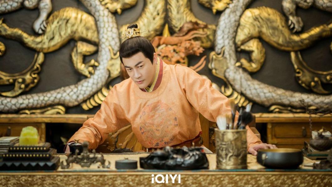 何潤東在《浮圖緣》飾演的偏執皇帝「慕容高鞏」。（圖／愛奇藝國際站提供）