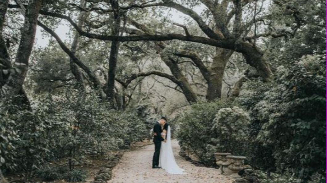 林書豪曬婚紗照，宣布2年前就升格為人夫。（圖／翻攝jlin7 instagram）