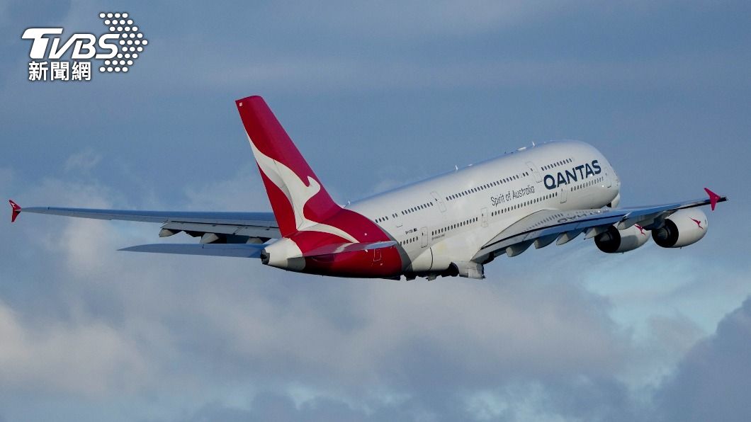 澳洲航空19日一架班機疑似因機械故障，才剛出發飛往斐濟，就返回雪梨。圖非當事班機。（圖／達志影像美聯社）