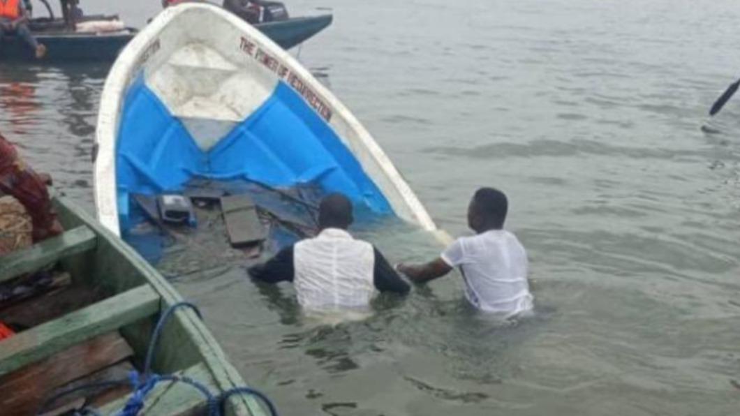 民主剛果翻船事故，至少145人失蹤恐均已罹難。（圖／翻攝自@Bibishe6 Twitter）