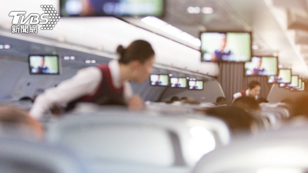 國泰航空爆出歧視風波。（示意圖／Shutterstock達志影像） 國泰航空被控「歧視陸客」3空姊遭解雇　工會內部信件：對不實指控感到痛心