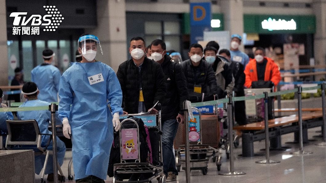 南韓要求陸客入境後全面PCR，若確診須自費隔離７天，竟有人拒絕遵守還外出趴趴走。（圖／達志影像美聯社）