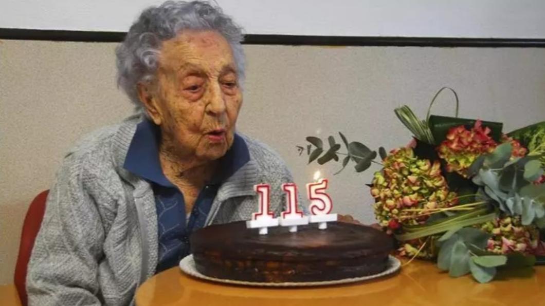 目前115歲的西班牙老婦人莫雷拉，獲金氏世界紀錄認證，是世界上最長壽人瑞。（圖／翻攝自推特@Supercentenaria）