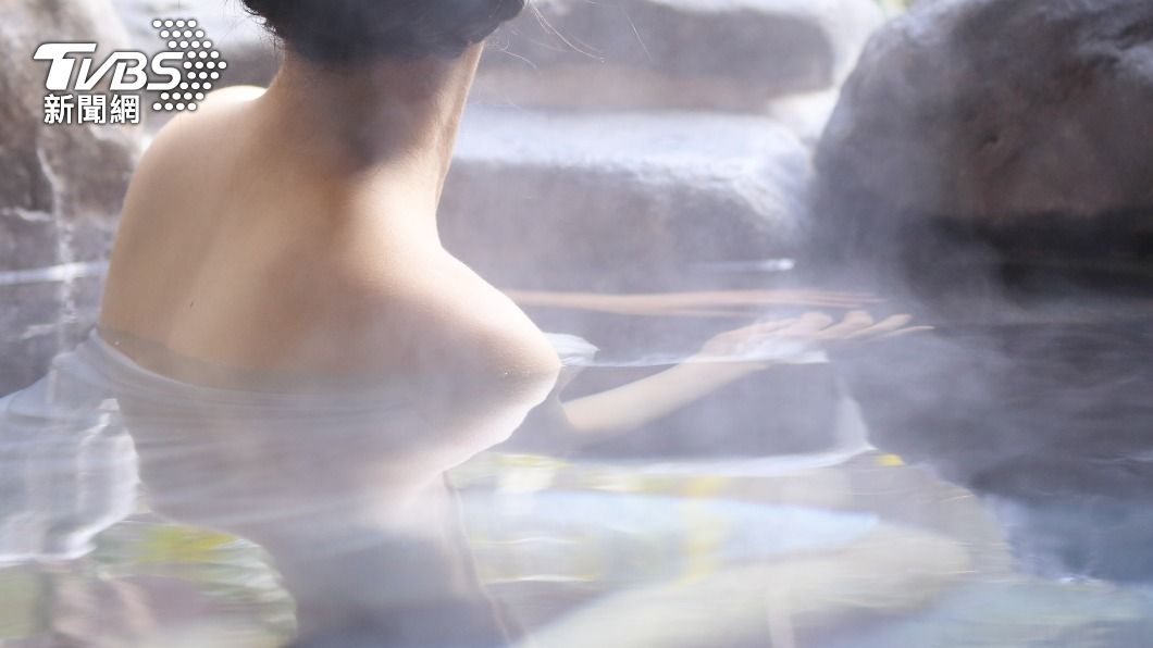 大陸知名溫泉飯店遭爆直播顧客入浴畫面。（示意圖／Shutterstock達志影像）