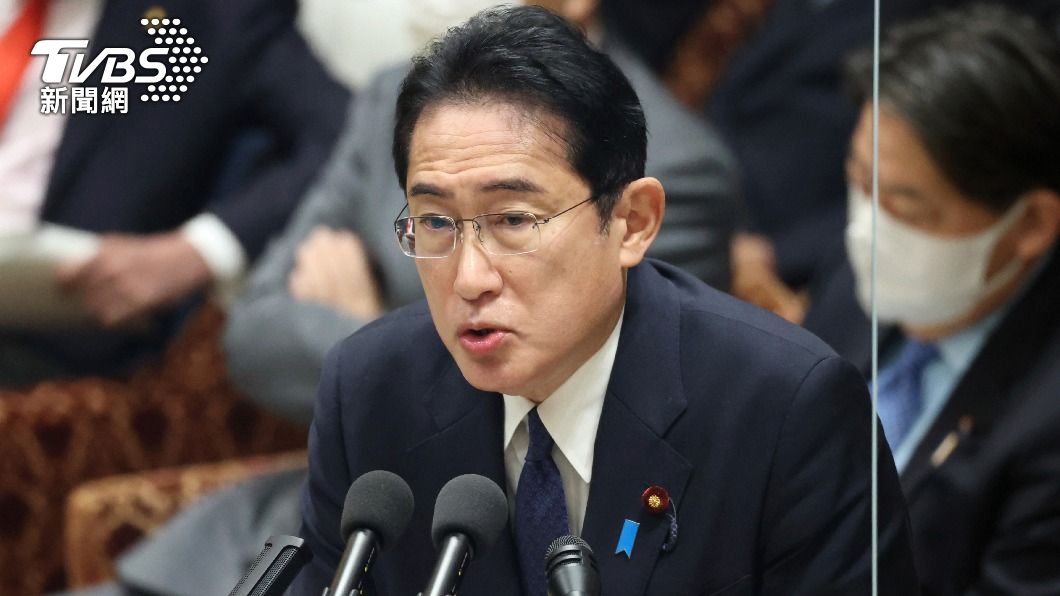 日本首相岸田文雄被日媒爆出他的政治獻金收支紀錄疑似用來買了許多高級土產。（圖／達志影像美聯社）