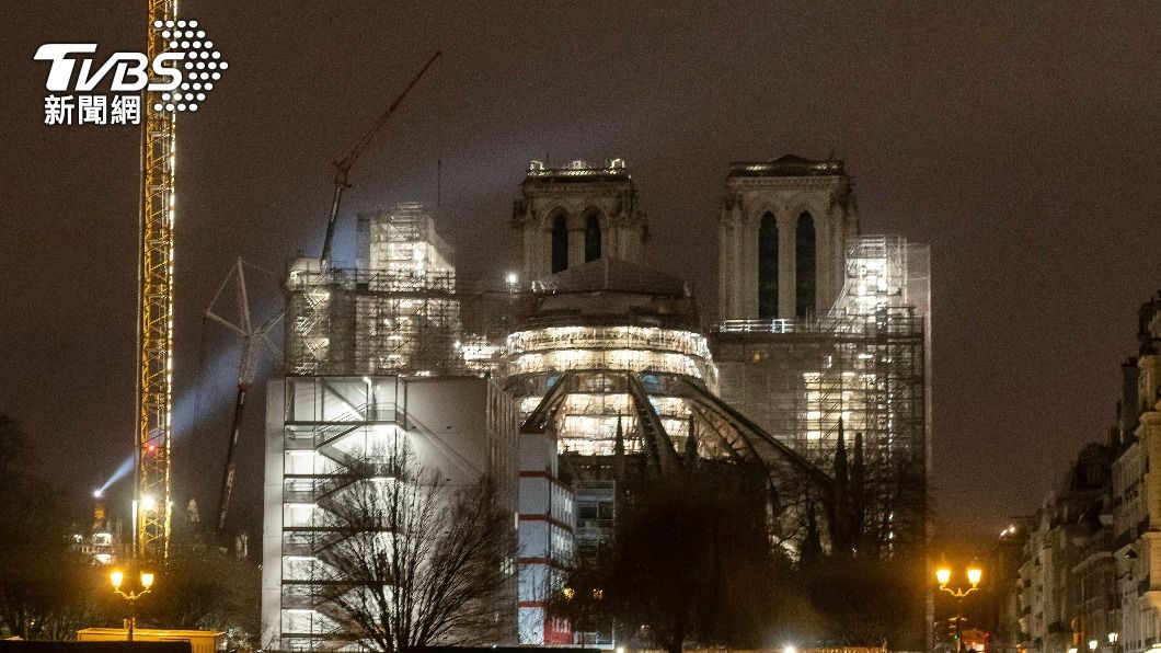 法國巴黎聖母院2019年慘遭祝融。（圖／達志影像美聯社）