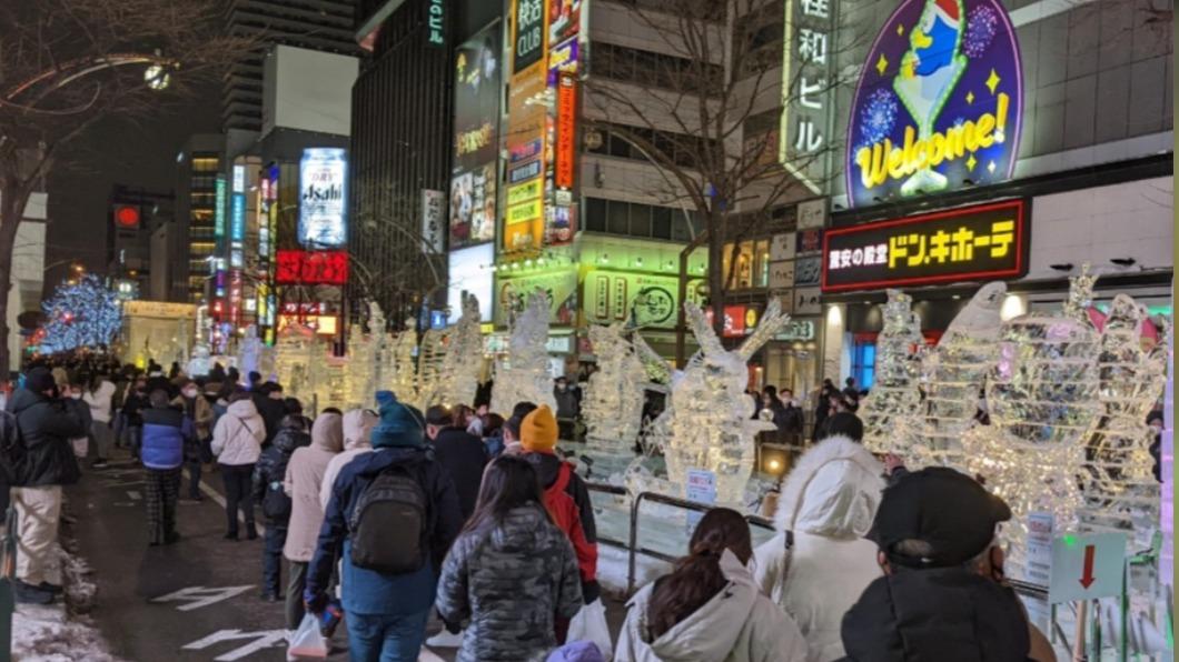 今年雪祭在薄野街頭的冰雕展示。(圖/ 翻攝 札幌雪祭2023 官網)