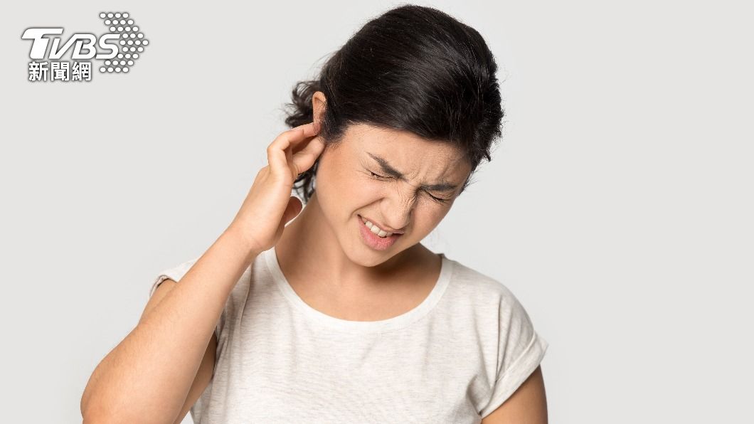 一名女子右耳被男童搓一下後產生劇痛。（示意圖／shutterstock達志影像）
