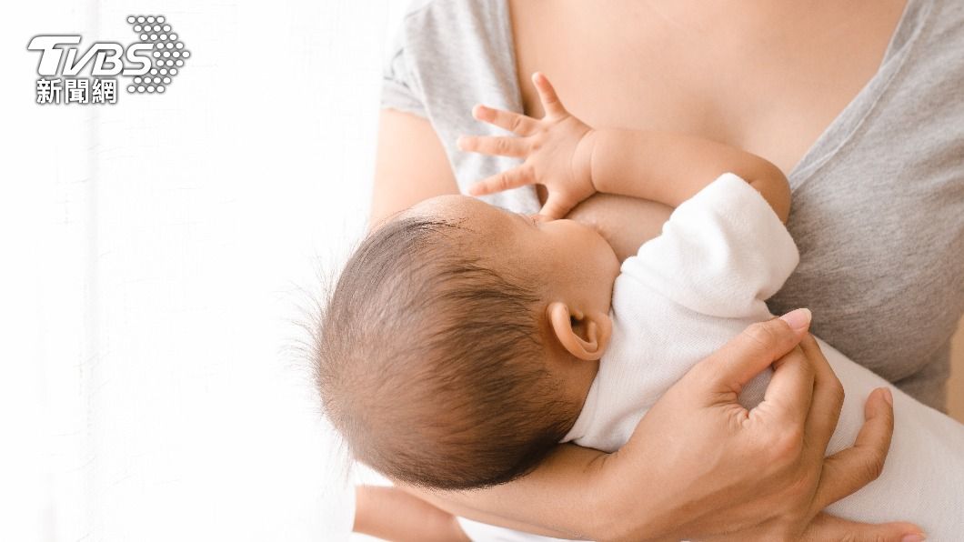 餵母乳能提供寶寶所有需要的營養。（圖／shutterstock達志影像）