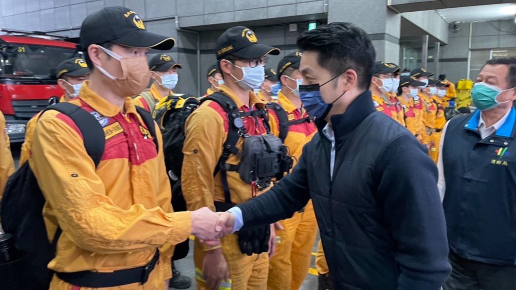 台北市陸續派出搜救隊到當地救災，第一梯次搜救人員於當地時間7日下午3點抵達阿達納。（圖／北市府提供）