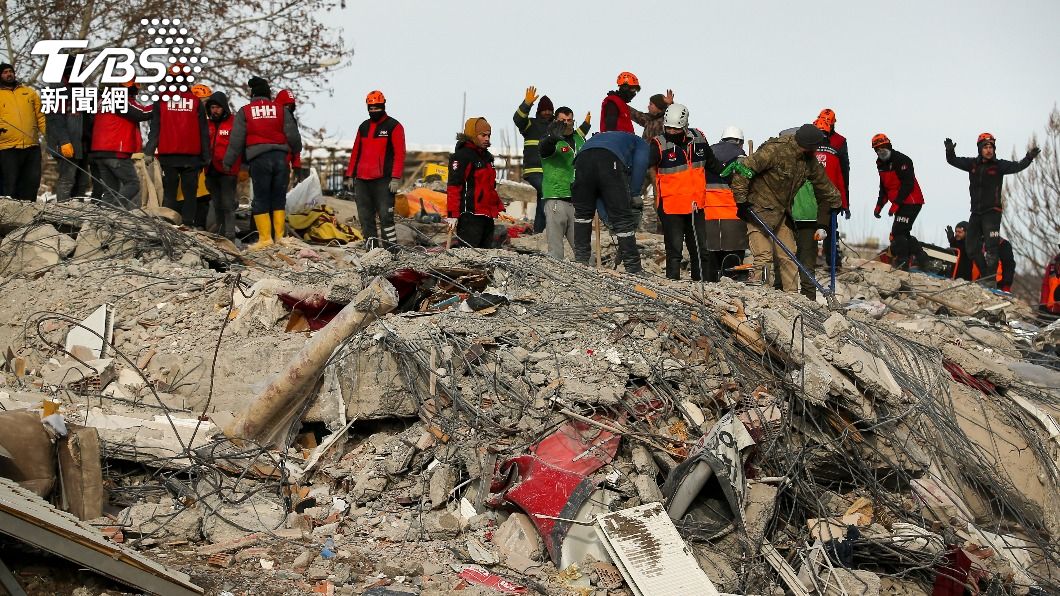 土耳其強震至今造成多人傷亡，全球馳援。（圖／達志影像美聯社）