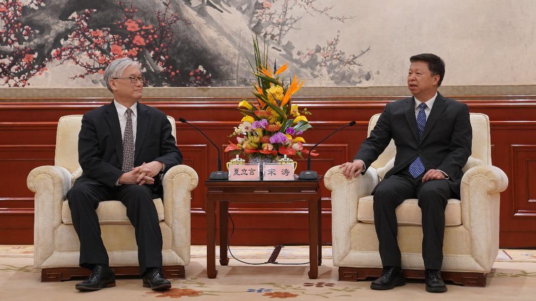 中國大陸國台辦主任宋濤（右）今天在北京會面國民黨副主席夏立言（左）。（圖／國民黨提供）