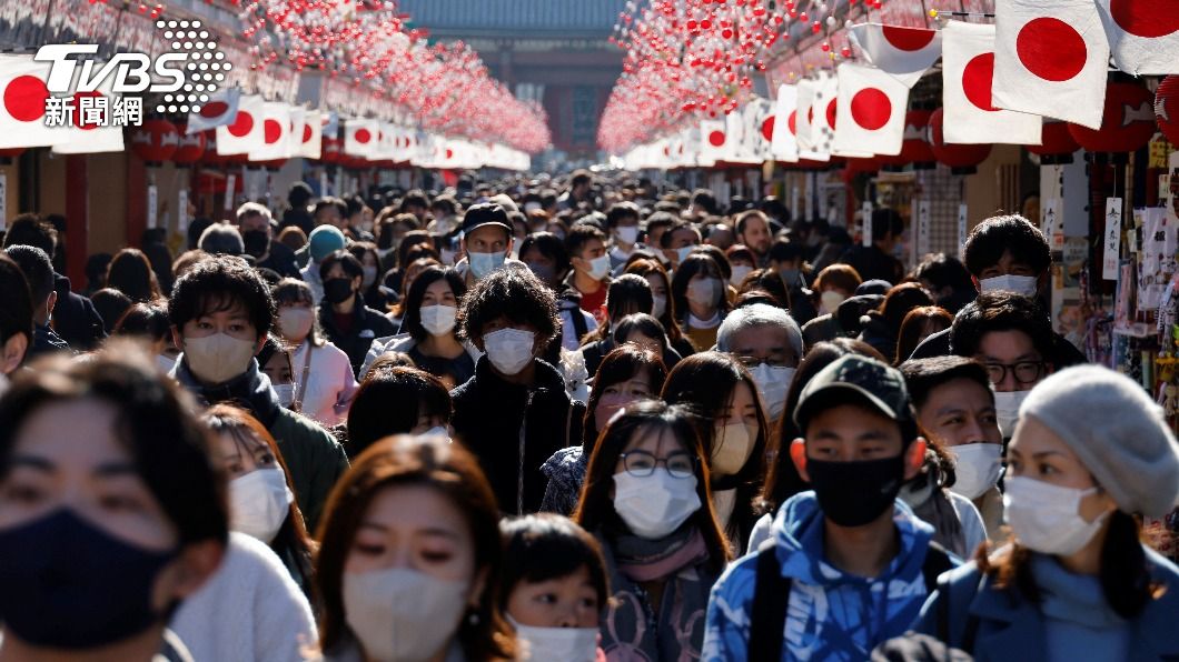 日本將於3/13解除口罩令，不論室內外。（圖／達志影像美聯社）