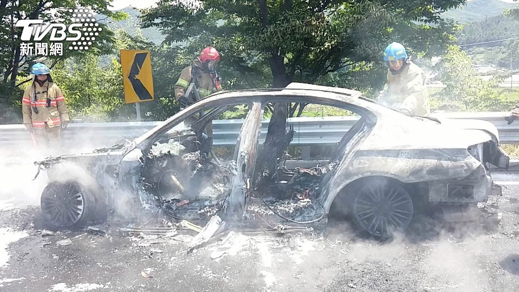 南韓發生嚴重火燒車事故，造成5名大學生喪命。（示意圖，非事故車輛／達志影像歐新社）