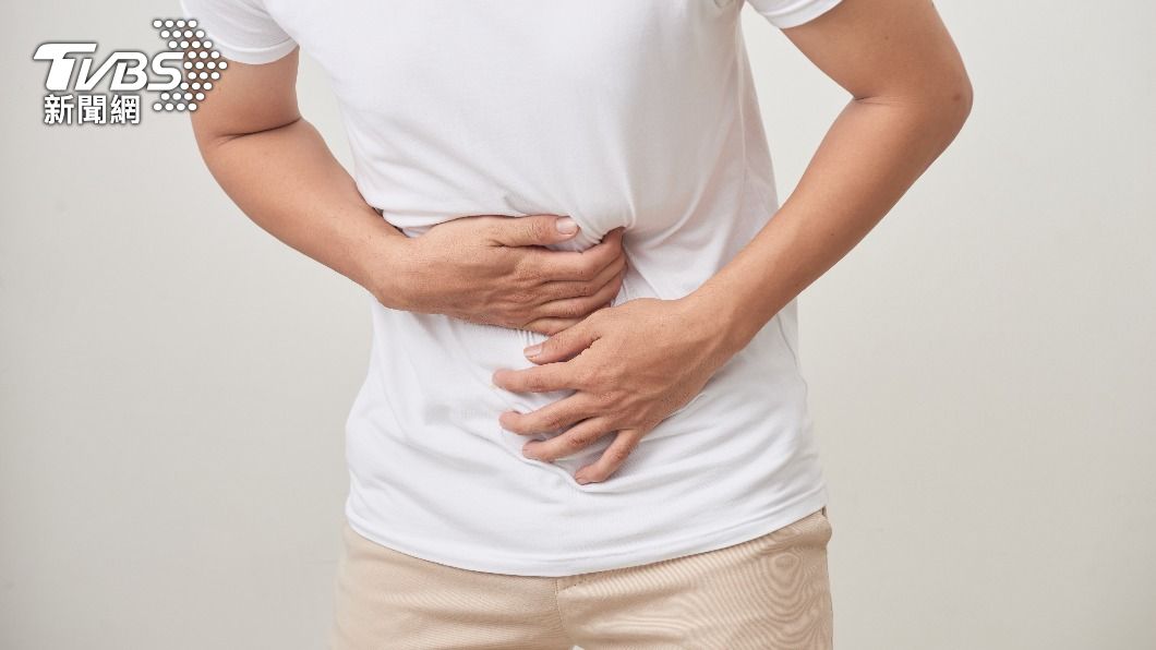 一名男子從16歲開始出現周期性的出血及腹痛。（示意圖／shutterstock達志影像）