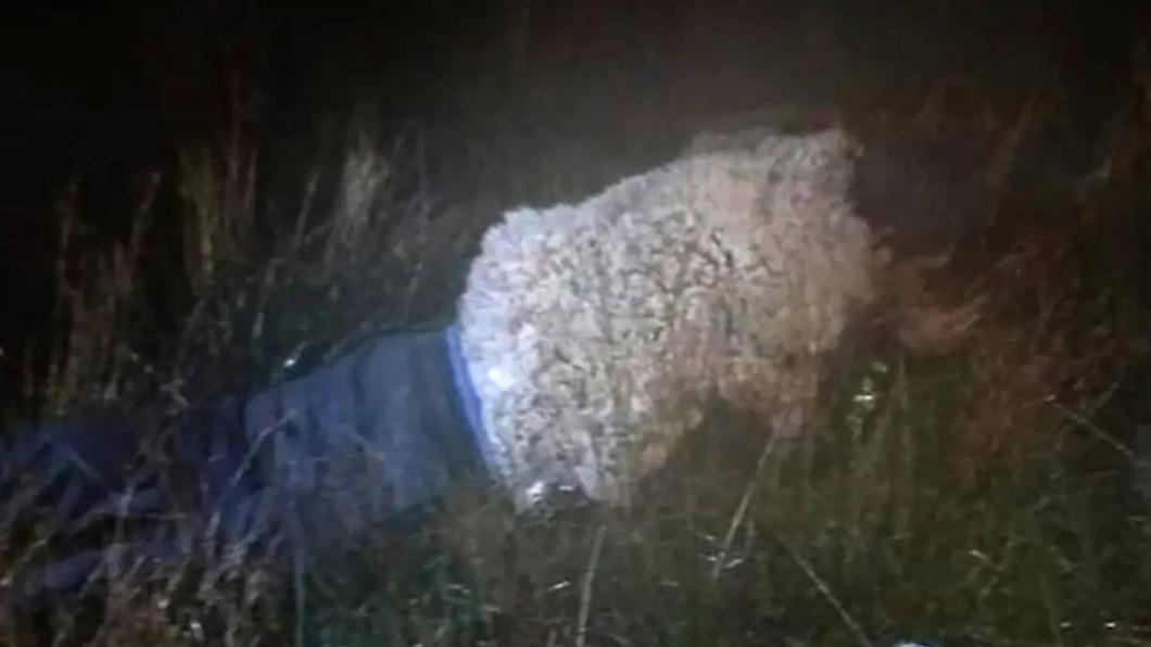 玻利維亞殺人犯迪亞茲穿著羊毛外套越獄。（圖／翻攝自《紐約郵報》）