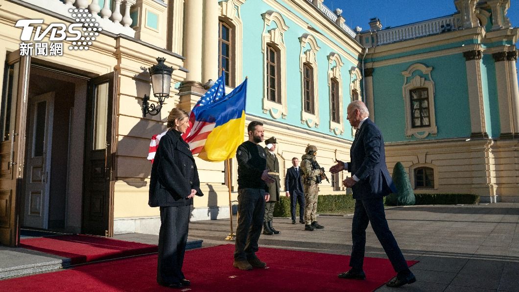 美國總統拜登20日親訪基輔，與澤倫斯基夫婦會面。（圖／達志影像美聯社）