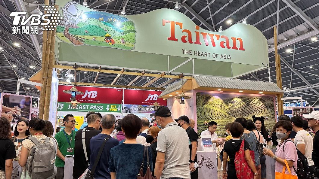 旅展現場人潮不斷，台灣館主打的「農村廚房」十分受歡迎。（圖／中央社）