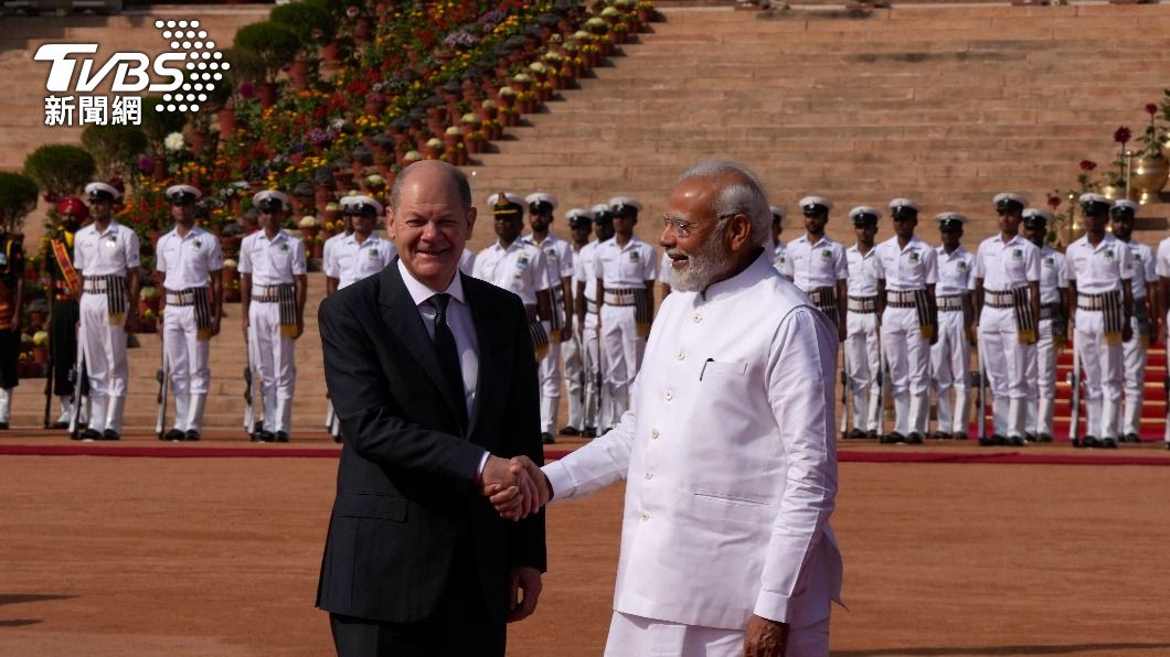 德國總理蕭茲（左）會晤印度總理莫迪（右）。（圖／達志影像美聯社）