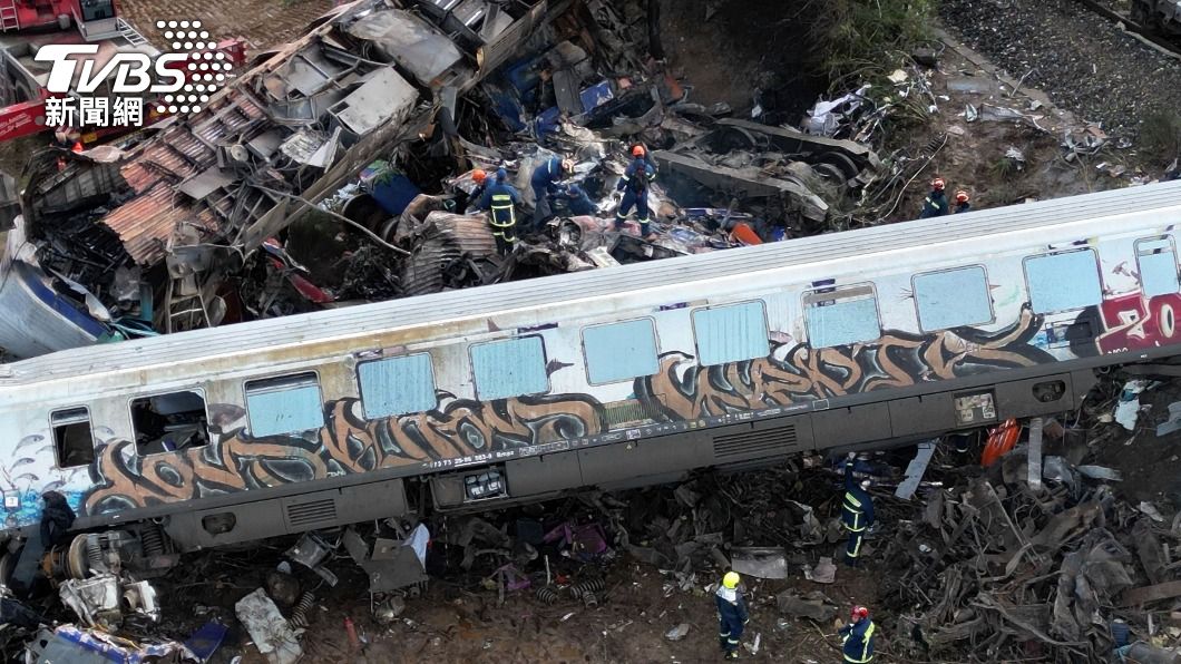 希臘火車對撞至少43死。（圖／達志影像美聯社）