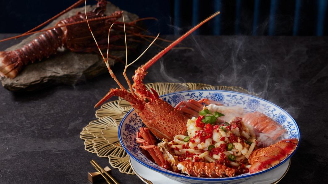 「享鴨」剁椒雙龍特選台灣青紅辣椒不嗆口。（圖／王品提供）