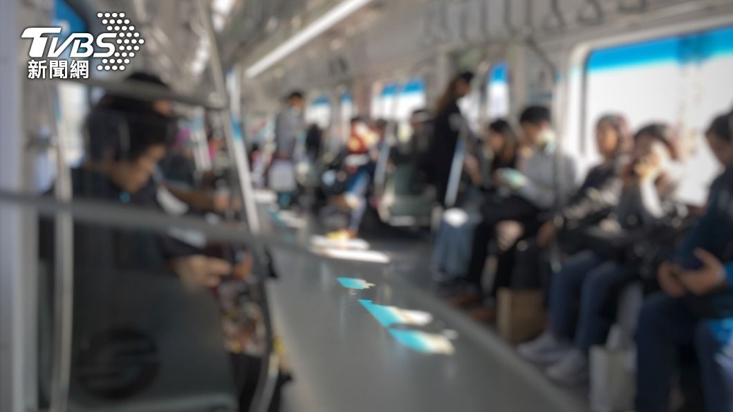 韓國電車驚傳砍人事件。（示意圖／shutterstock 達志影像）