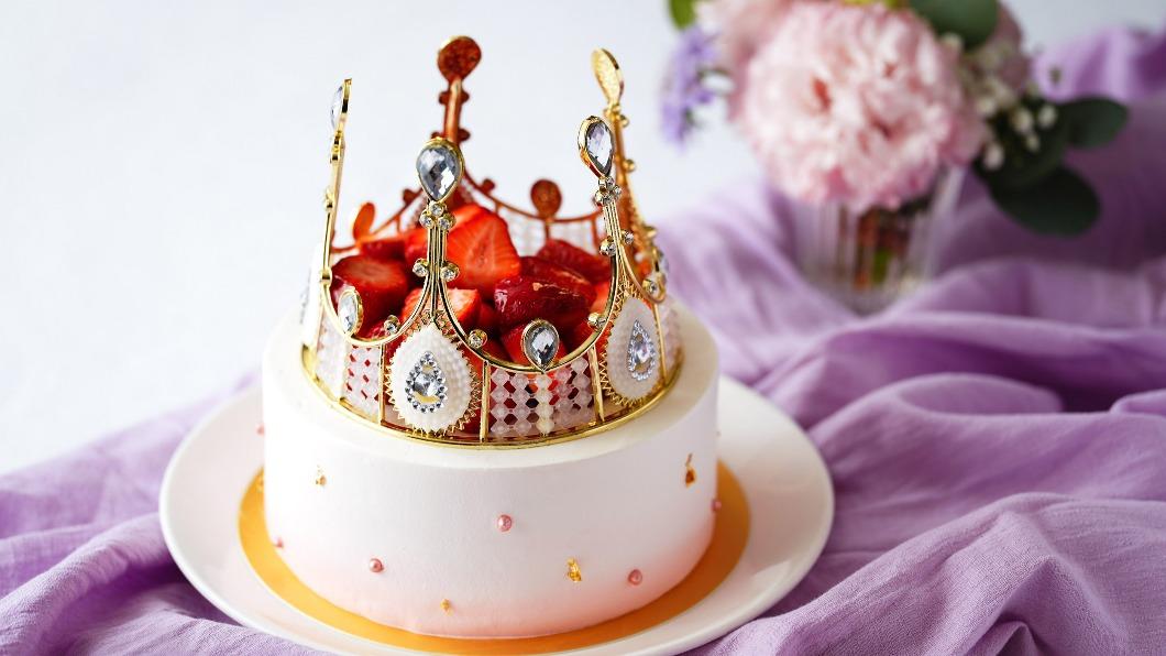 台北喜來登女王皇冠蛋糕開始預購。（圖／台北喜來登提供）