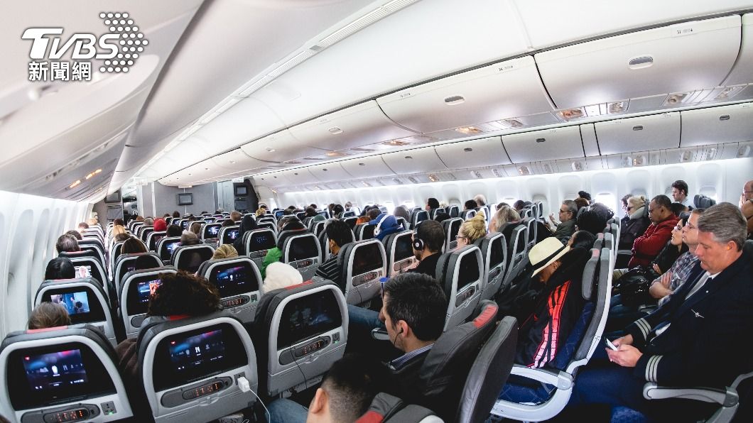 一名印度籍男大生酒醉後大鬧美國航空（American Airlines）機艙。（示意圖／shutterstock 達志影像）