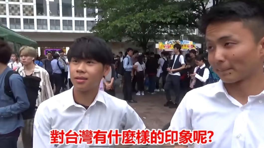 YouTuber「Dsaki」對日本高中生街訪。（圖／翻攝自YouTube）