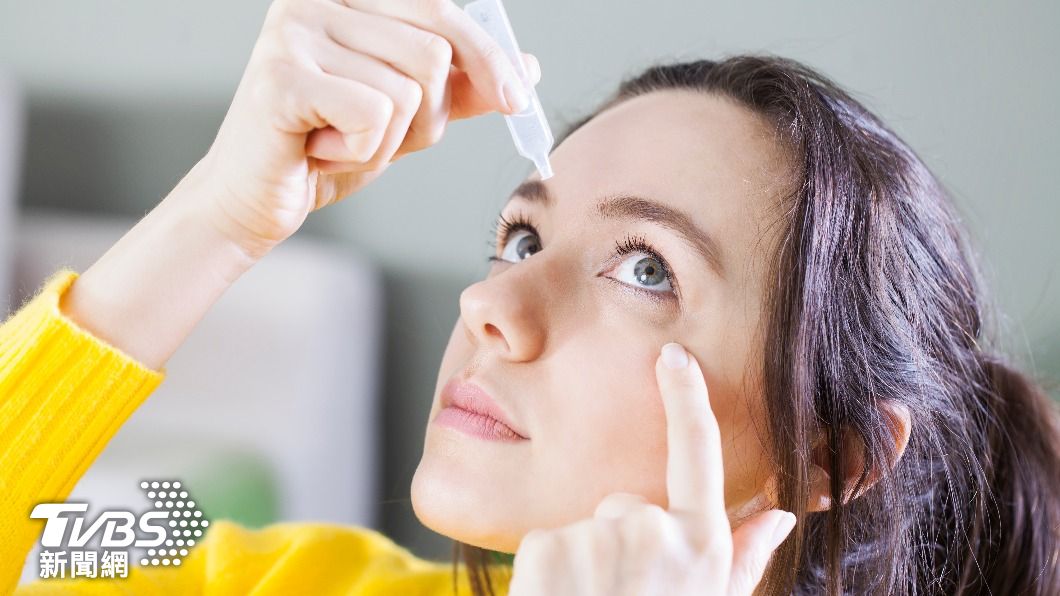 點眼藥水如果錯誤的操作方式，可能導致眼藥水的效果變差。（示意圖／shutterstock達志影像）