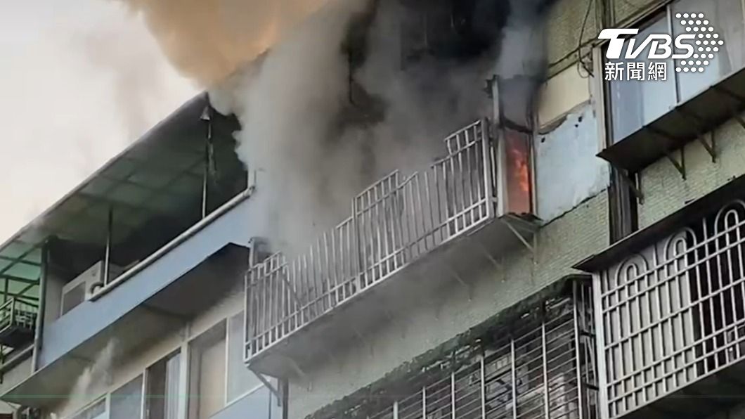 信義區公寓發生大火。（圖／TVBS）