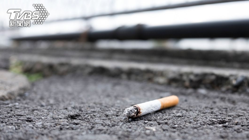吸菸區圍滿瓦斯桶形成「另類禁菸區」。（示意圖／Shutterstock達志影像）
