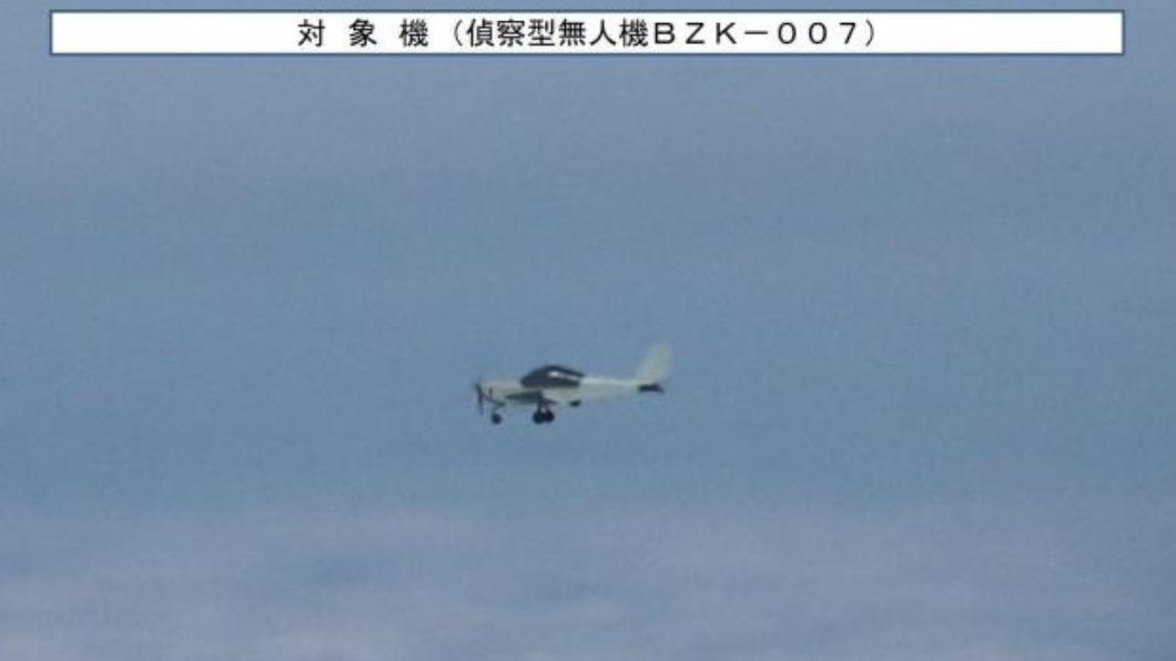 日本航空自衛隊2022年3月16日拍攝到BZK-007無人偵察機照片，今一架BZK-007無人偵察機繞飛整個台灣南半部，從南端穿越台海中線，繞飛到台灣南方巴士海峽，再進入台灣東南空域。（圖／翻攝自日本
