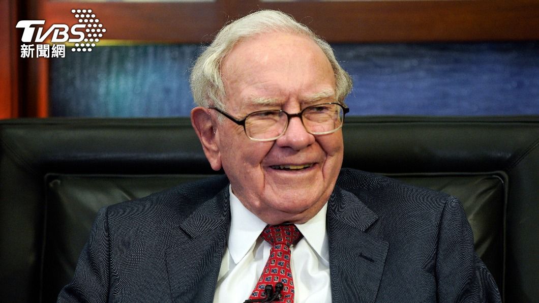 傳92歲的「股神」巴菲特（Warren Buffett）可能出手相救美國的銀行危機。（圖／達志影像美聯社）