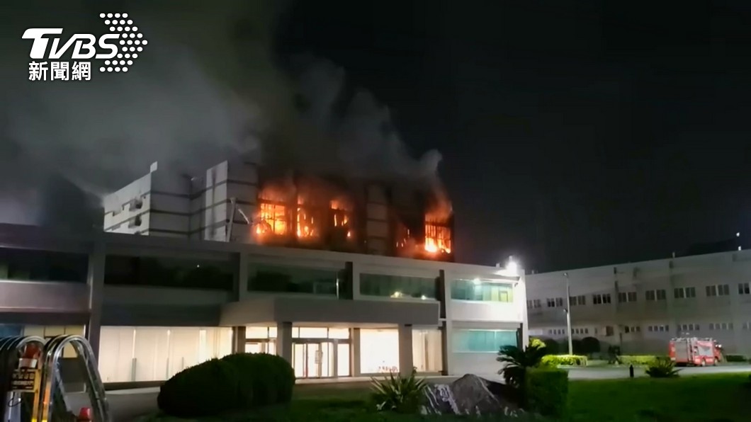 去年3月份桃園的美福倉儲發生大火。（圖/TVBS資料畫面）