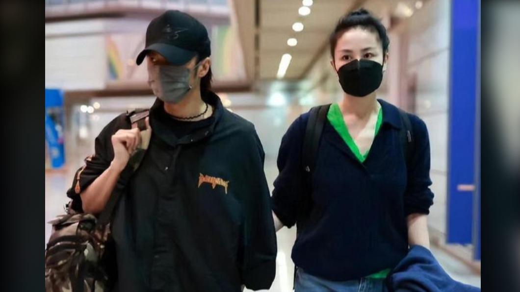 謝霆鋒、王菲從香港返回北京，再度被媒體捕獲。（圖／翻攝自晚稻的只言片語微博）