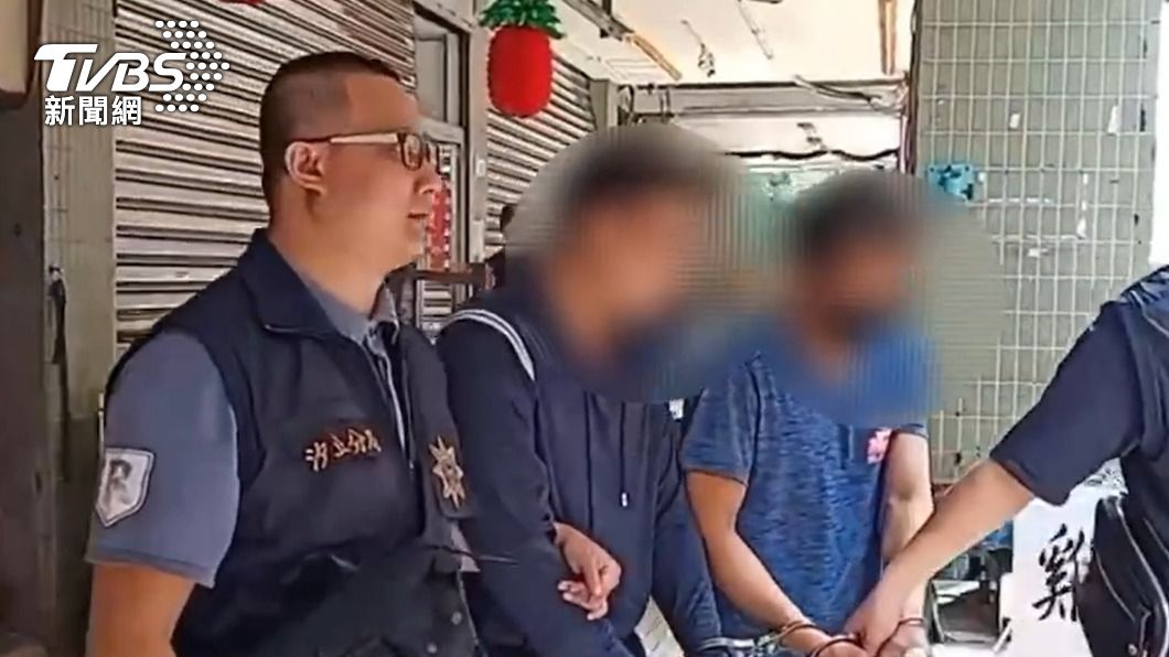 警方逮捕葉姓通緝犯與范男。（圖／TVBS）