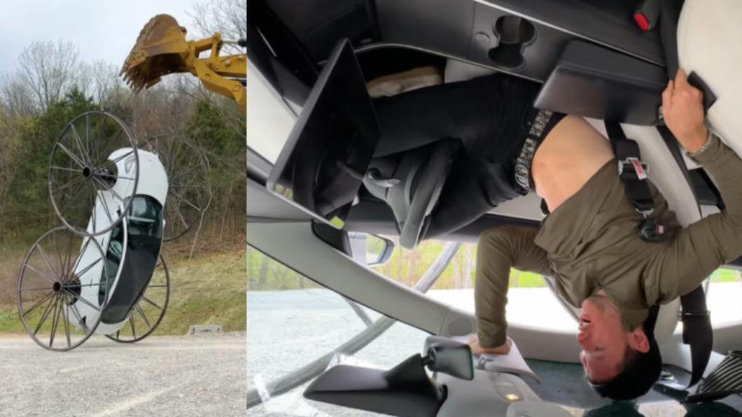 Cody Detwiler爬上車之後，還要用手撐住身體才能夠綁好安全帶。（圖／翻攝自WhistlinDiesel YouTube）