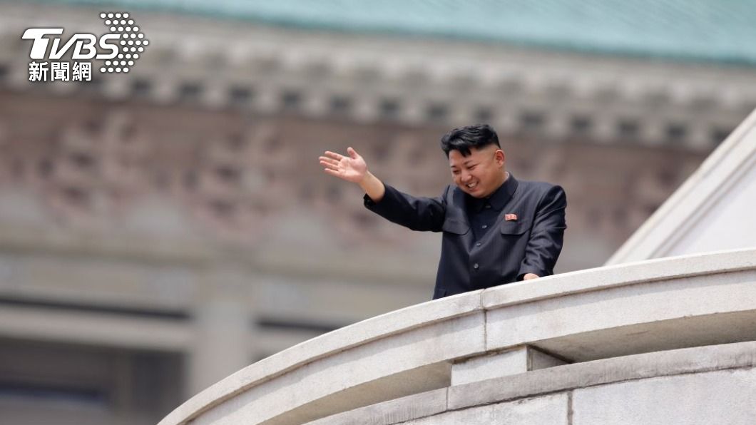 北韓官媒朝中社28日報導，北韓領導人金正恩呼籲增加武器級核原料，以提升國家核軍火庫，並說應隨時充分準備好動用這些武器。（圖／路透社）