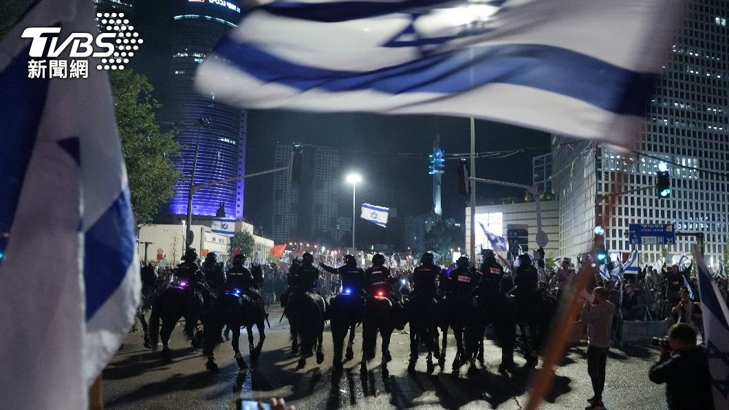 以色列民眾上街抗議司改。（圖／達志影像美聯社）
