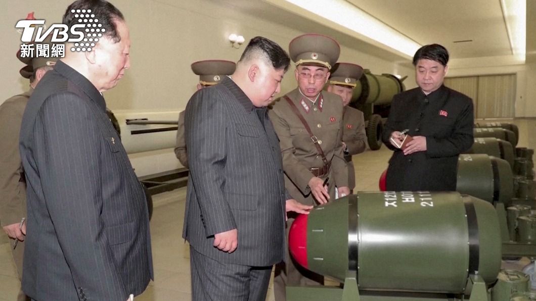北韓首度公開核彈頭。（圖／達志影像美聯社）