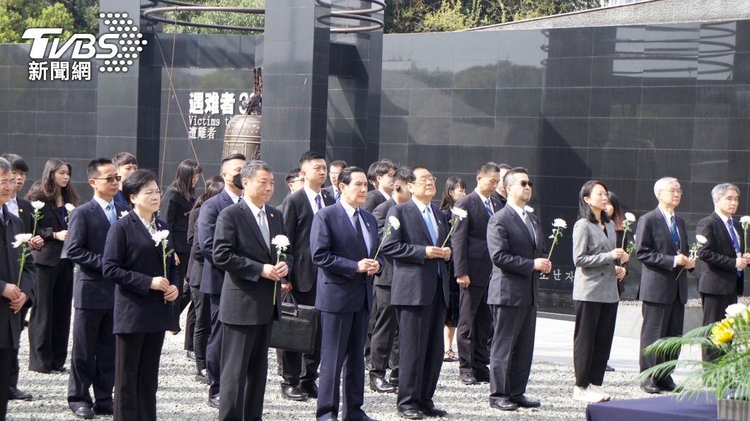馬英九參訪南京大屠殺紀念館。（圖／中央社）