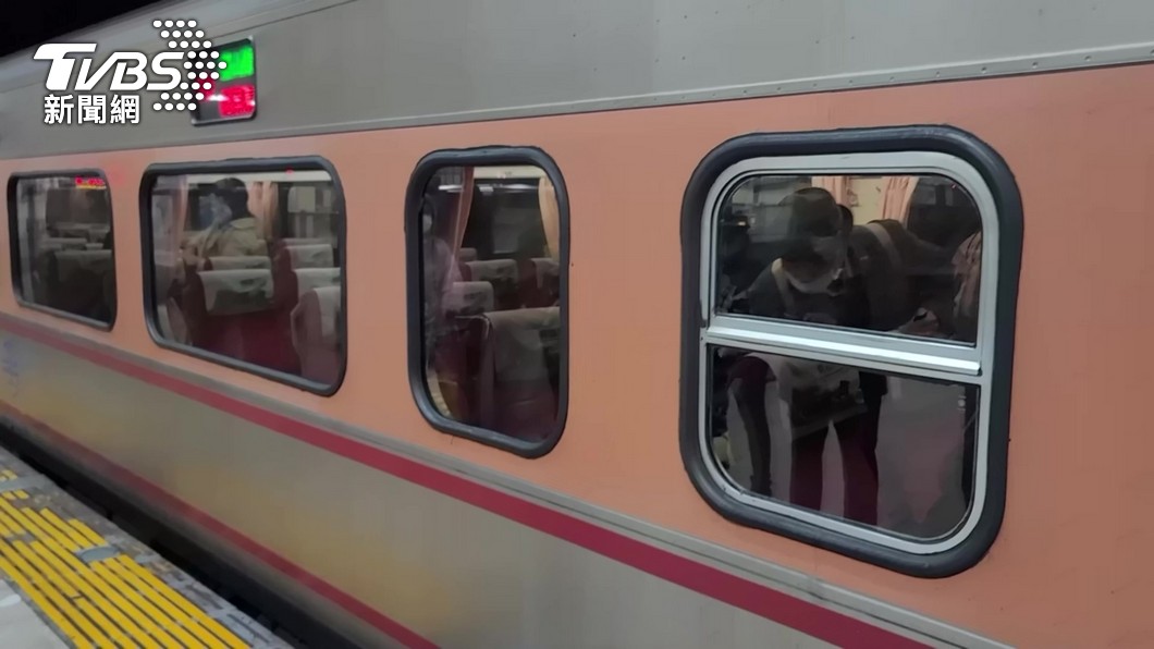 受清晨地震影響，台鐵東部列車慢行。（圖／TVBS資料畫面）