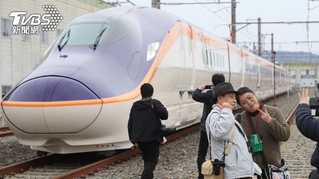 日本經濟評論家牧野知弘表示，他搭乘工作日的新幹線，看到許多日本年輕人出門旅遊，感嘆社會貧富差距增大。圖與當事人無關。（圖／達志影像美聯社）