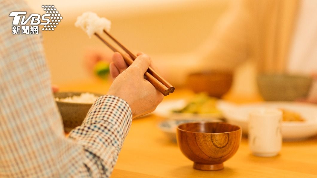 日本一名主婦聽到丈夫說「又沒拜託妳煮飯」，感到相當絕望。（圖／達志影像路透社）