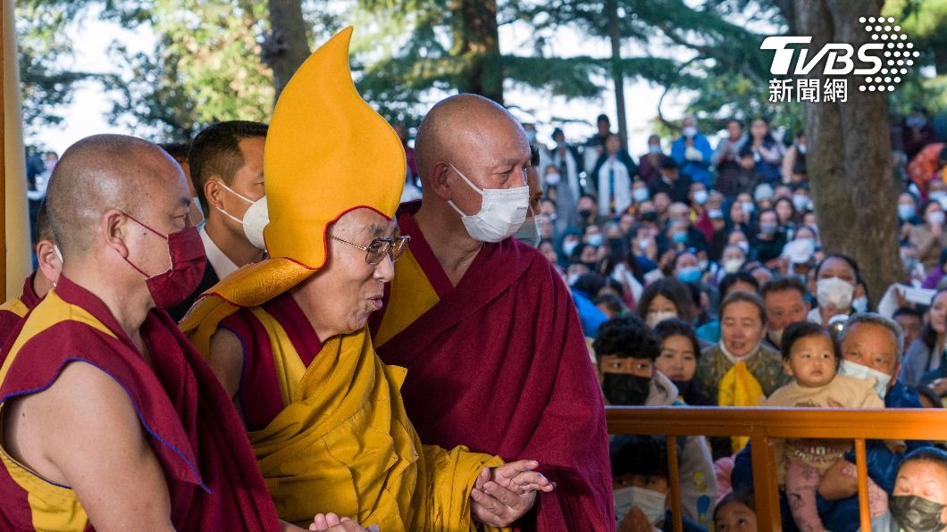 達賴喇嘛引發爭議。（圖／達志影像美聯社）
