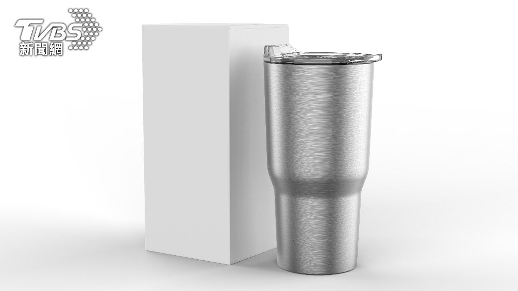 開發金今年股東會紀念品送出「摔不破不鏽鋼晶鑽杯」。（示意圖，非當事商品／shutterstock達志影像）