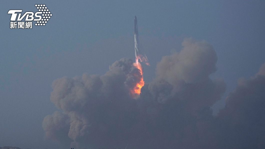 SpaceX星艦火箭升空後爆炸發射場重創。（圖／達志影像美聯社）