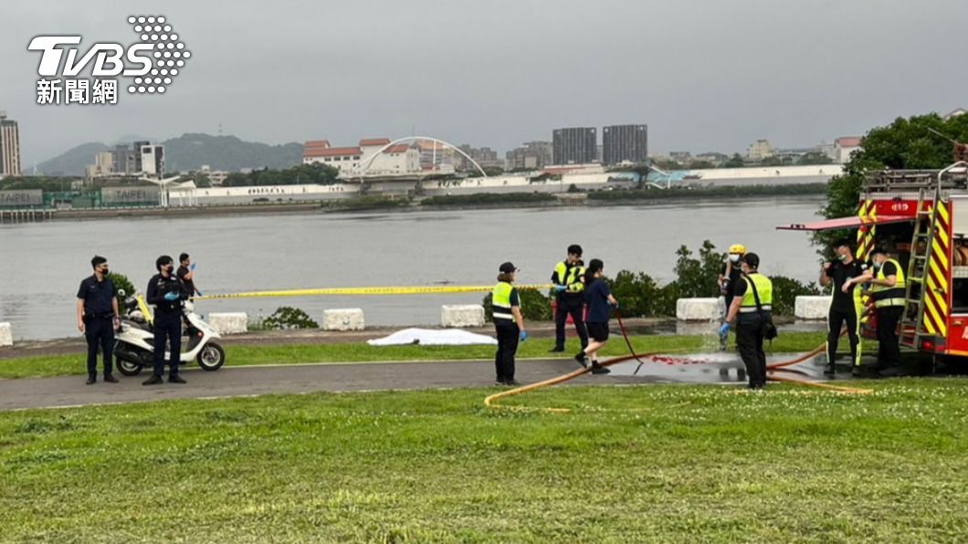 新北市一名妙齡女子在報案性侵後4天，被人發現陳屍在淡水河畔。（圖／TVBS）
