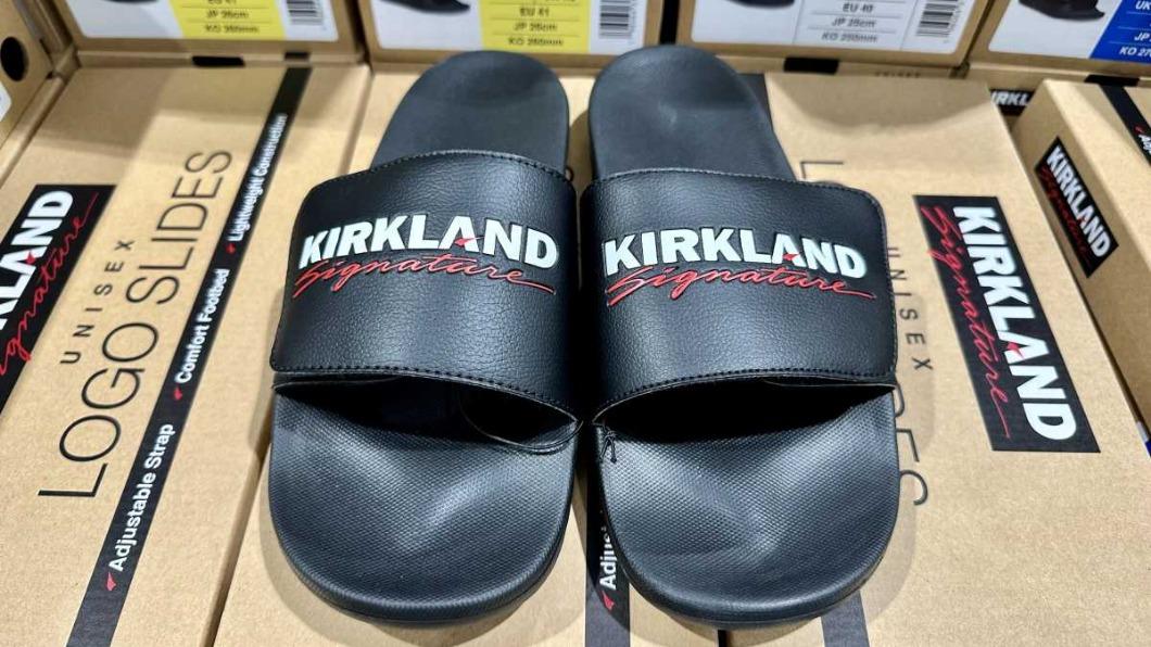 好市多推出「KIRKLAND SIGNATURE」聯名款拖鞋。（圖／翻攝自臉書社團「Costco好市多 商品經驗老實說」）